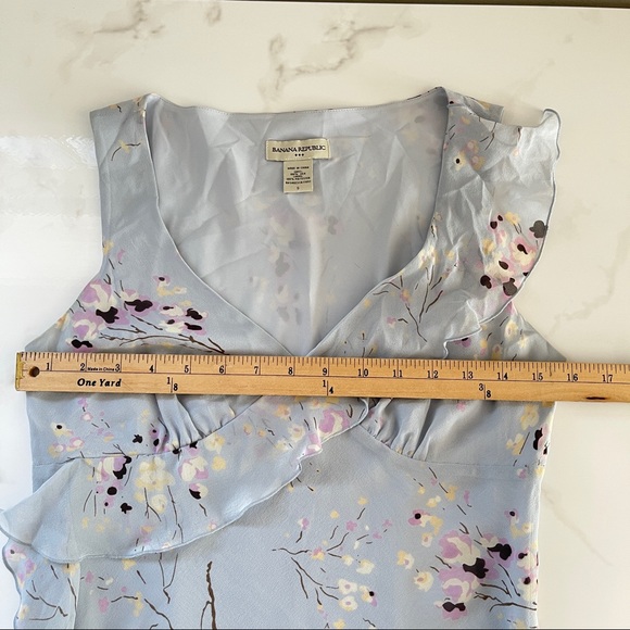 Banana Republic Blue Silk Ruffle Floral V-Neckline Sleeveless Blouse Woman’s S - Picture 6 of 7